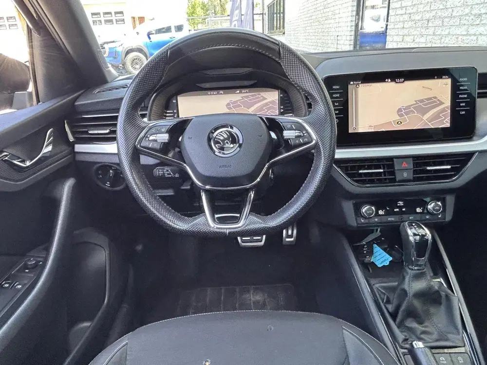 Skoda Scala 1.0 TSI 110pk DSG AUTOM. Ambition GLAZEN P uit 2022, foto 12
