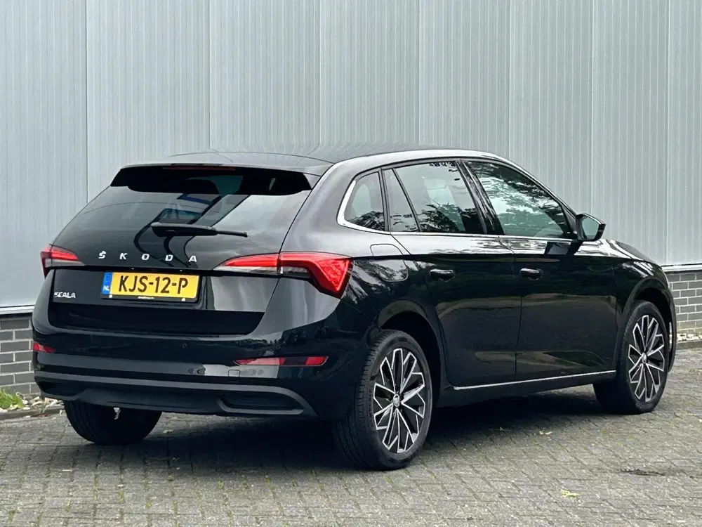 Skoda Scala 1.0 TSI 110pk DSG AUTOM. Ambition GLAZEN P uit 2022, foto 5