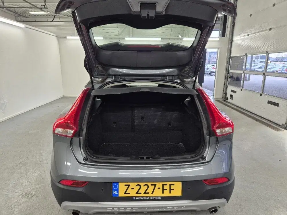 Volvo V40 Cross Country 1.5 T3 uit 2019, foto 12
