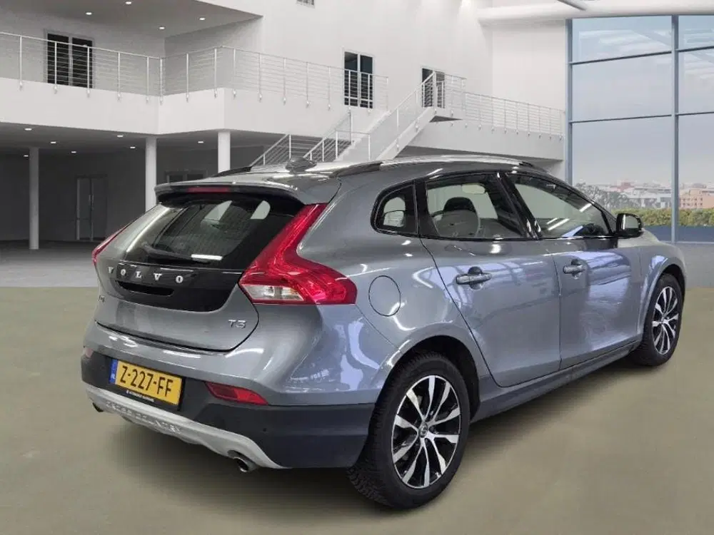 Volvo V40 Cross Country 1.5 T3 uit 2019, foto 3