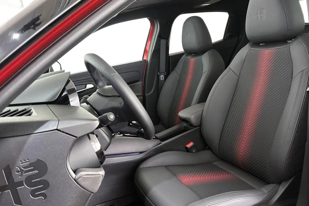 Alfa Romeo Junior 1.2 Turbo Hybrid Ibrida Ti Pano Stoelverwa uit 2026, foto 6