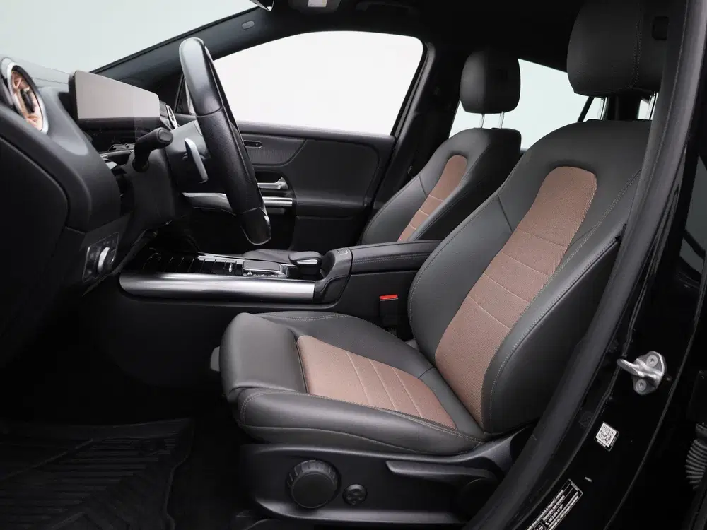 Mercedes-Benz EQA 250+ Luxury Line uit 2022, foto 11