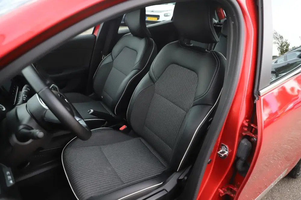 Renault Clio 1.0 TCe Intens Half Leder 16 inch LMV LED uit 2022, foto 6