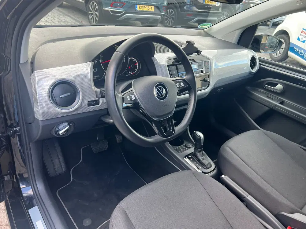 Volkswagen up! e-up SOH 96% multi stuur uit 2022, foto 2