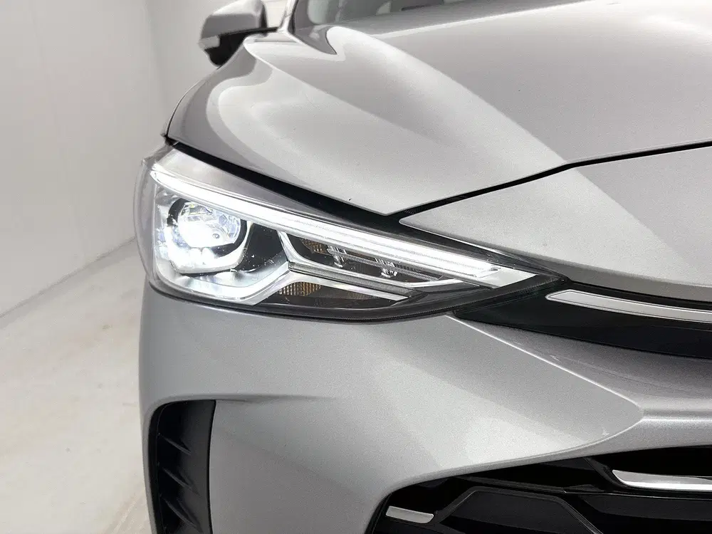 MG ZS 1.5 Hybrid+ Luxury 18"LM velgen uit 2025, foto 14
