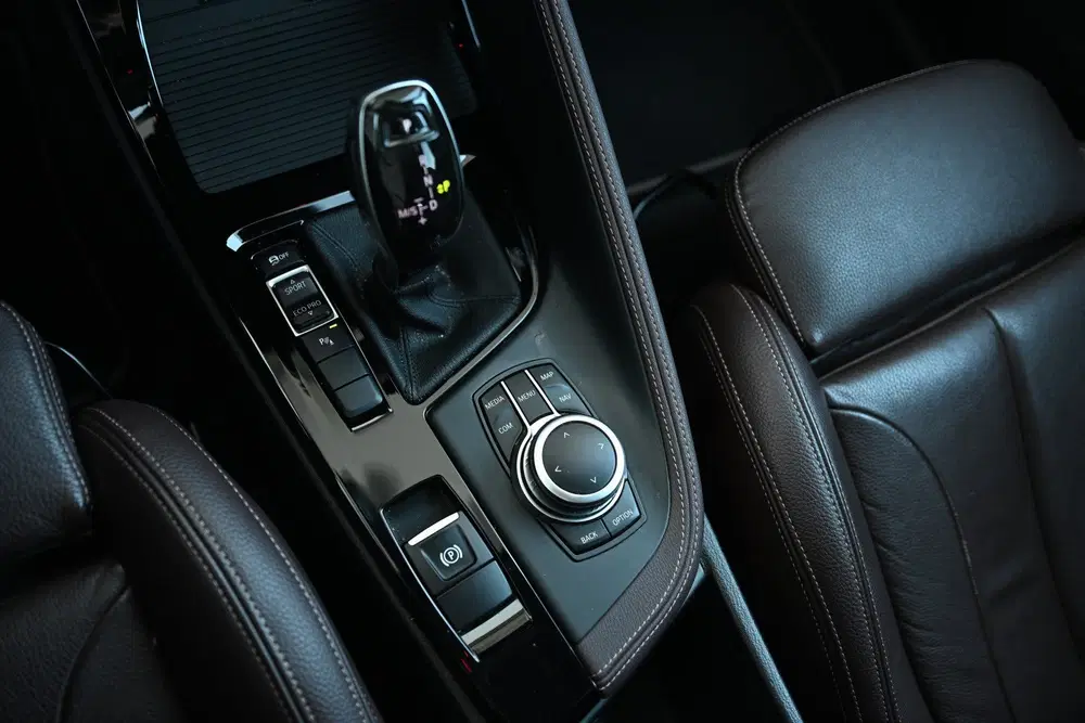 BMW X1 sDrive18i Sport Line Automaat uit 2019, foto 12
