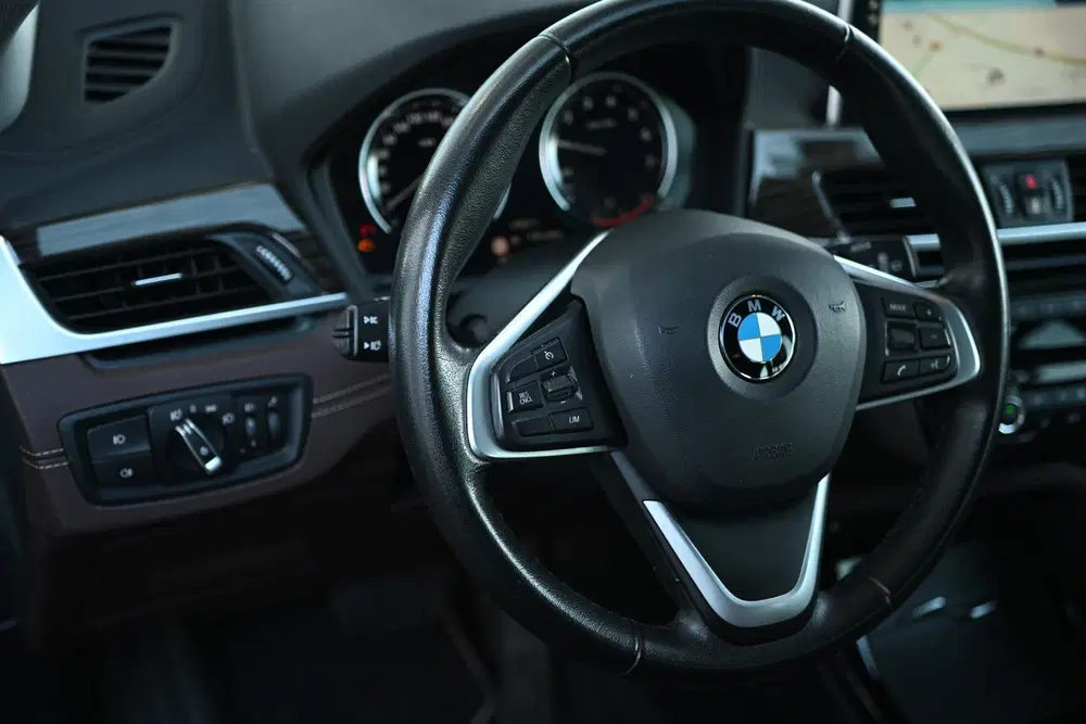 BMW X1 sDrive18i Sport Line Automaat uit 2019, foto 15