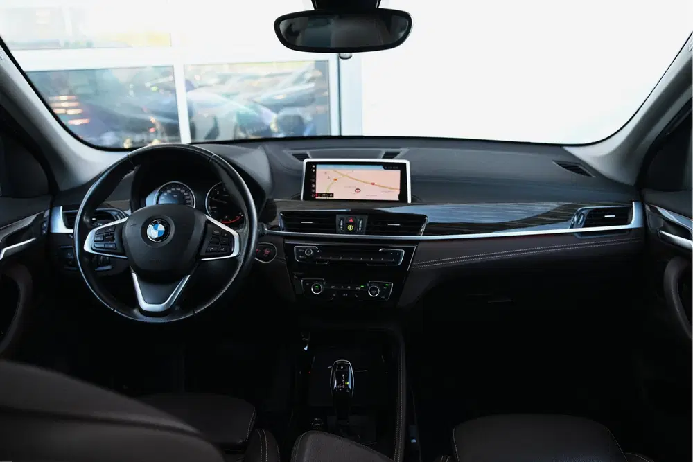 BMW X1 sDrive18i Sport Line Automaat uit 2019, foto 4