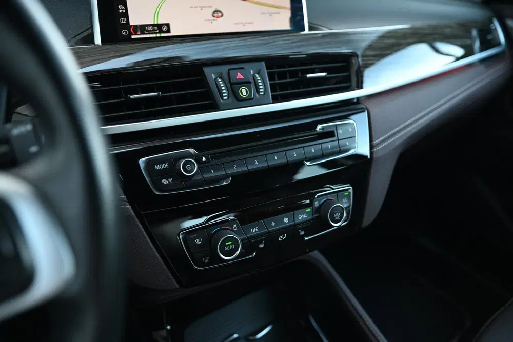 BMW X1 sDrive18i Sport Line Automaat uit 2019, foto 9