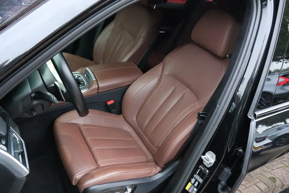 BMW X5 xDrive45e High Executive uit 2020, foto 10