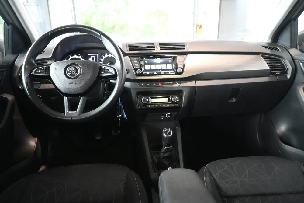 Skoda Fabia 1.0 TSI Clever Clima Navigatie Panoramadak uit 2019, foto 2