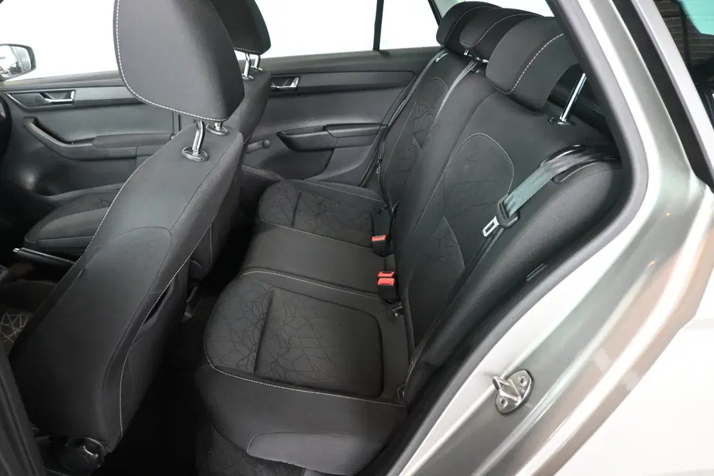 Skoda Fabia 1.0 TSI Clever Clima Navigatie Panoramadak uit 2019, foto 8