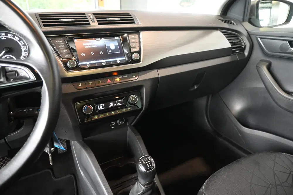 Skoda Fabia 1.0 TSI Clever Clima Navigatie Panoramadak uit 2019, foto 9