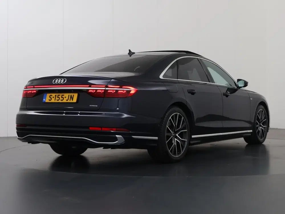 Audi A8 60 TFSI e quattro uit 2022, foto 2