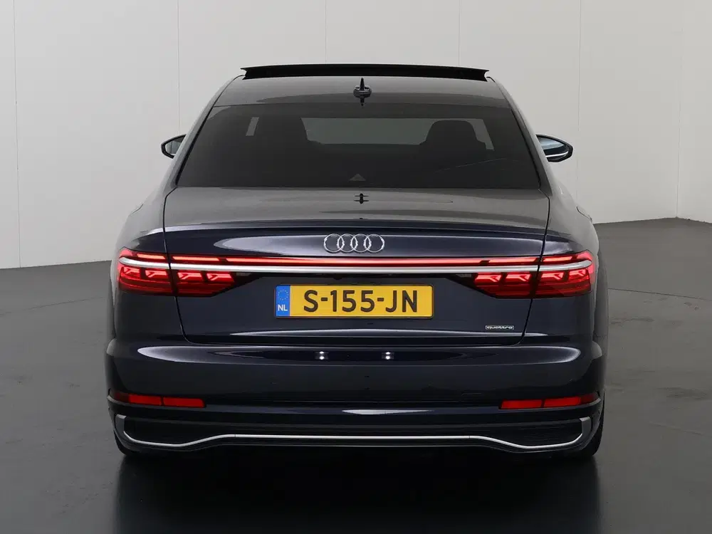 Audi A8 60 TFSI e quattro uit 2022, foto 4
