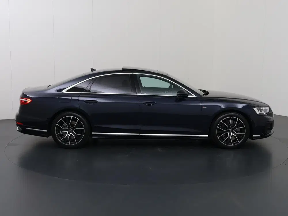 Audi A8 60 TFSI e quattro uit 2022, foto 6