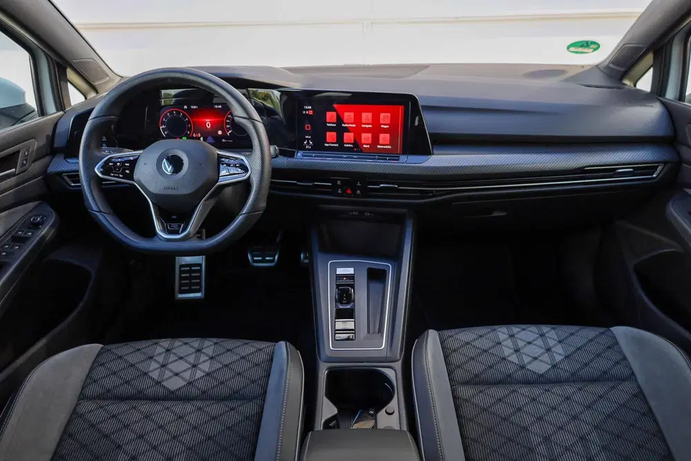 Volkswagen Golf 1.5 eTSI 130pk R-Line Business+ uit 2022, foto 5