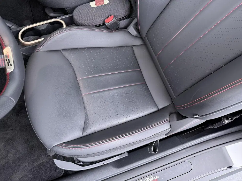 Mini John Cooper Works Cooper E John Cooper Works Pakket uit 2025, foto 13