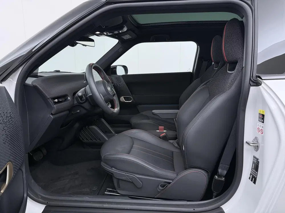 Mini John Cooper Works Cooper E John Cooper Works Pakket uit 2025, foto 4
