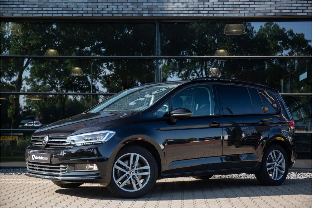 Volkswagen Touran 1.5 TSI Comfortline Business 7p uit 2024, foto 2