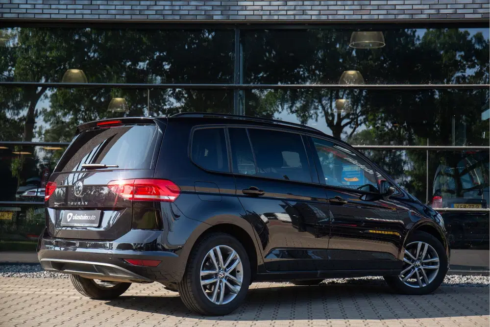 Volkswagen Touran 1.5 TSI Comfortline Business 7p uit 2024, foto 3