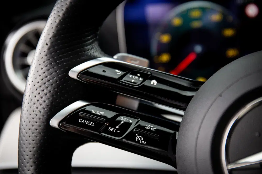 Mercedes-Benz E-Klasse 200 AMG Line uit 2023, foto 13