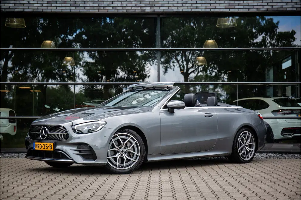 Mercedes-Benz E-Klasse 200 AMG Line uit 2023, foto 2