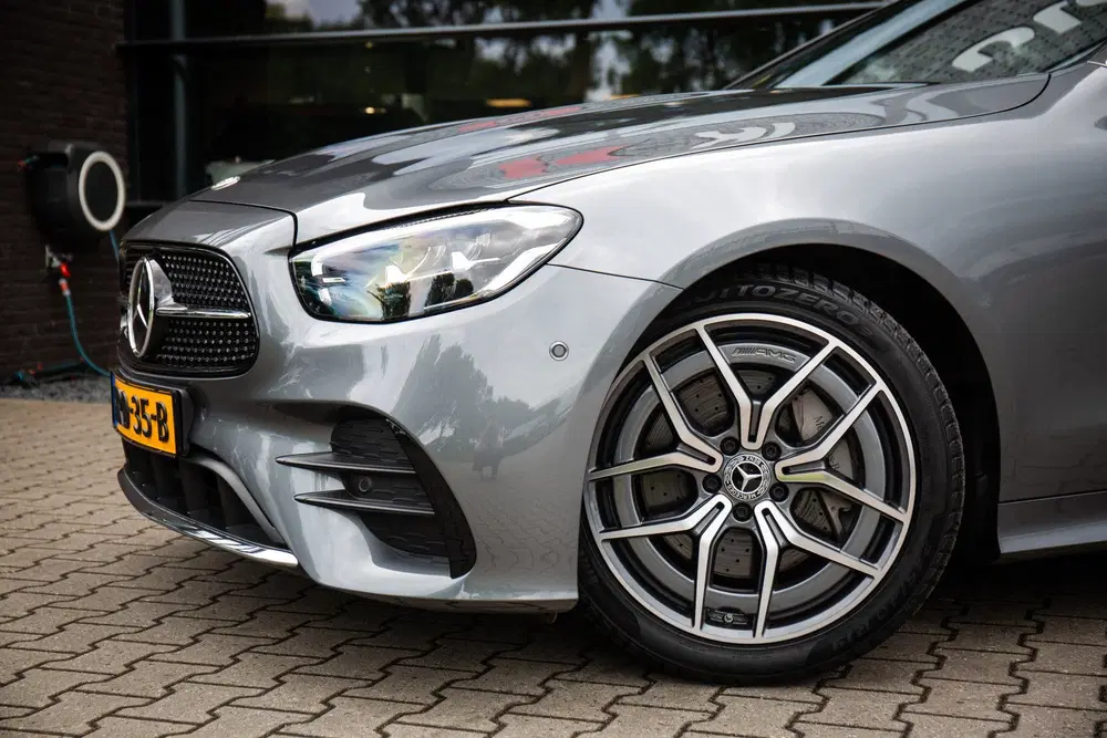 Mercedes-Benz E-Klasse 200 AMG Line uit 2023, foto 4
