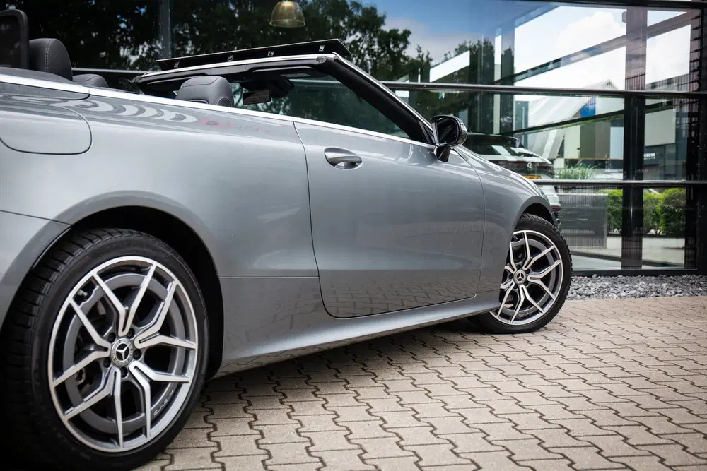 Mercedes-Benz E-Klasse 200 AMG Line uit 2023, foto 5