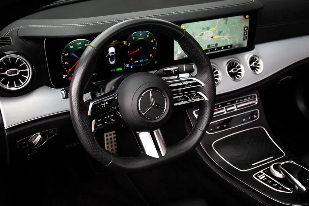 Mercedes-Benz E-Klasse 200 AMG Line uit 2023, foto 9