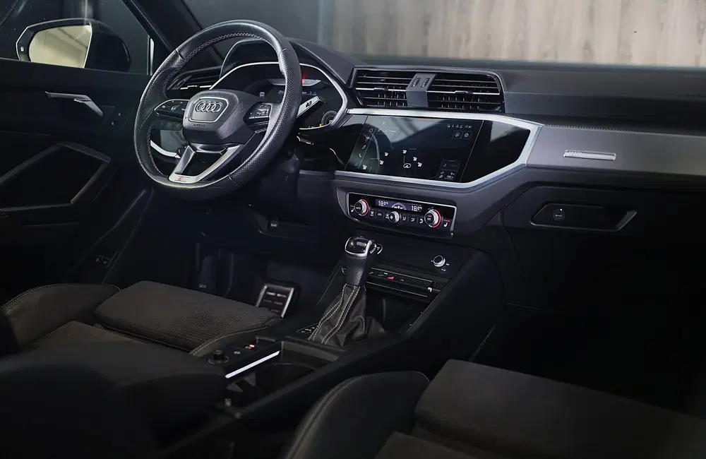 Audi Q3 45 TFSI e RSQ3 Look uit 2022, foto 6