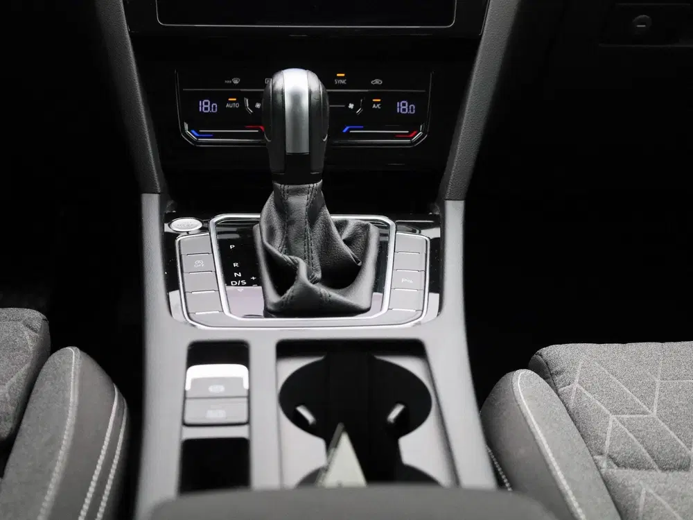 Volkswagen Passat 2.0 TDI Elegance Business R AUTOMA uit 2023, foto 10