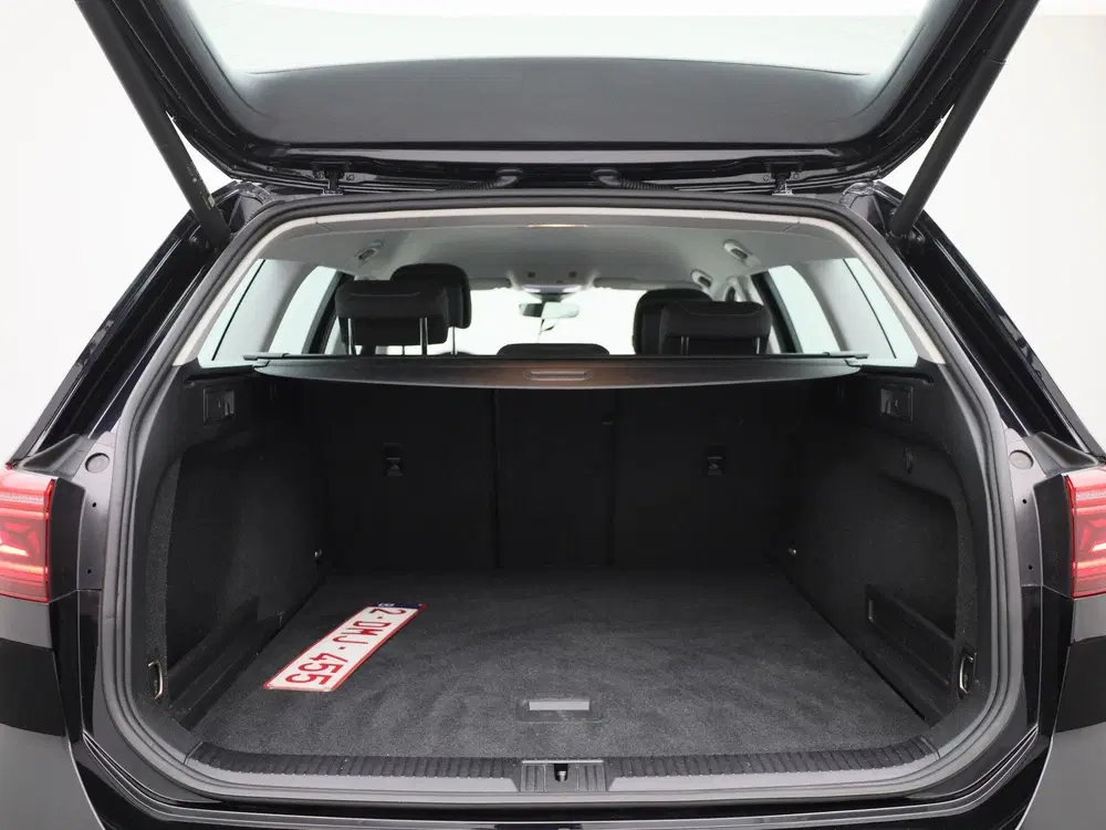 Volkswagen Passat 2.0 TDI Elegance Business R AUTOMA uit 2023, foto 14