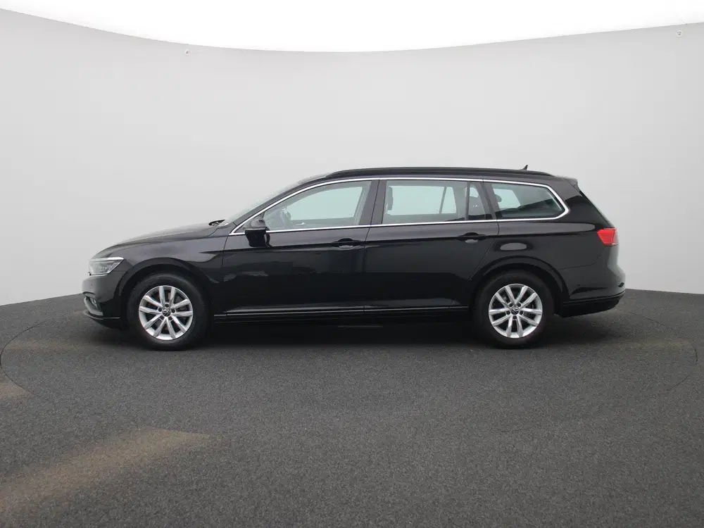 Volkswagen Passat 2.0 TDI Elegance Business R AUTOMA uit 2023, foto 4