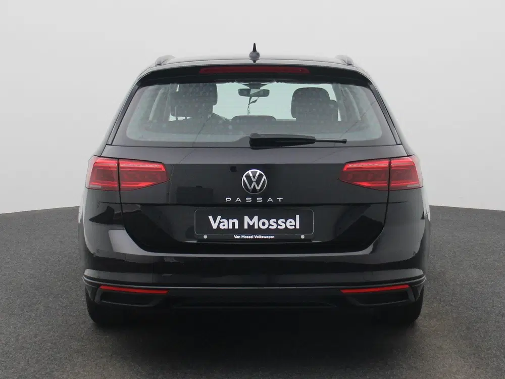 Volkswagen Passat 2.0 TDI Elegance Business R AUTOMA uit 2023, foto 5