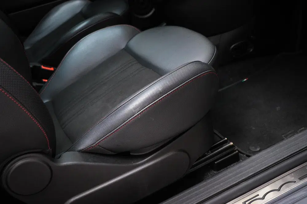 Fiat 500 1.0 Hybrid Sport uit 2022, foto 11