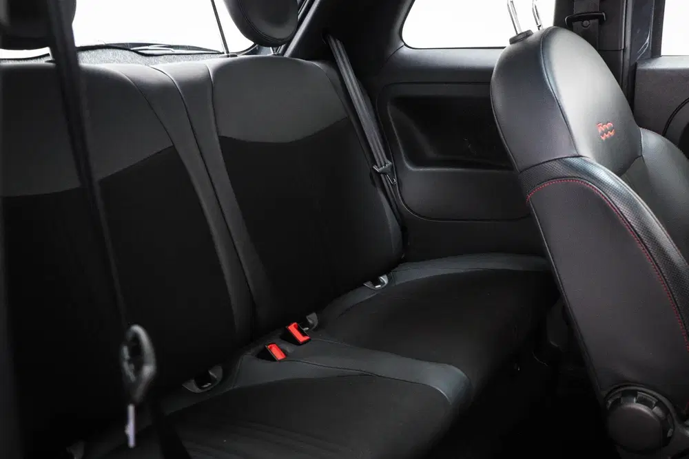 Fiat 500 1.0 Hybrid Sport uit 2022, foto 12