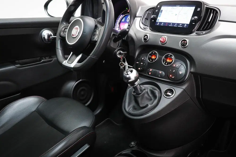 Fiat 500 1.0 Hybrid Sport uit 2022, foto 3