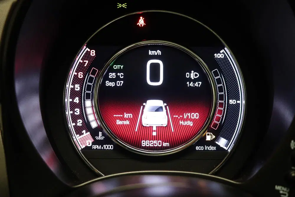 Fiat 500 1.0 Hybrid Sport uit 2022, foto 4