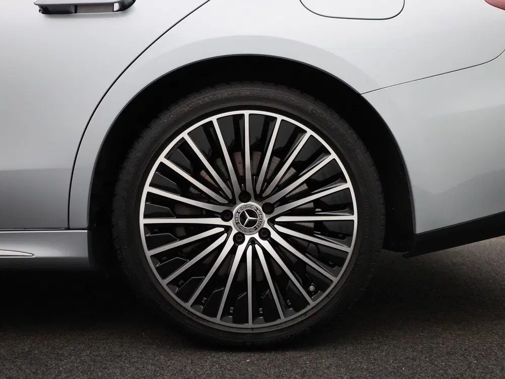 Mercedes-Benz E-Klasse 300 de 4MATIC Exclusive Line uit 2024, foto 12