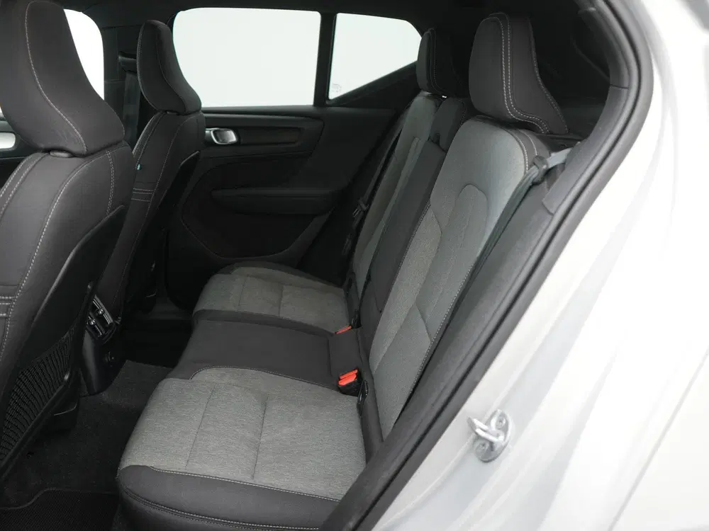 Volvo XC40 1.5 T4 Plug-in hybrid Plus Dark uit 2023, foto 11