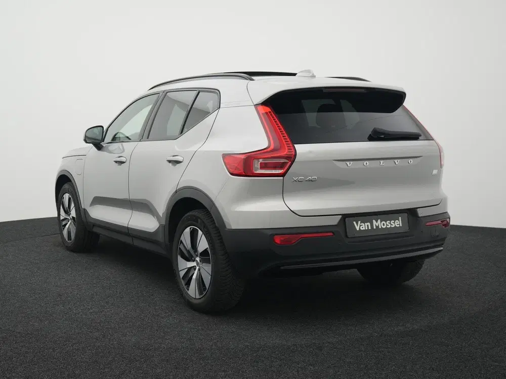 Volvo XC40 1.5 T4 Plug-in hybrid Plus Dark uit 2023, foto 2