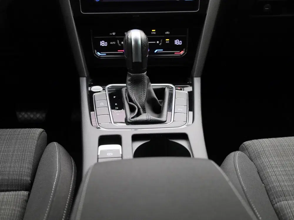 Volkswagen Passat 2.0 TDI 90kW DSG Style Business AU uit 2022, foto 10