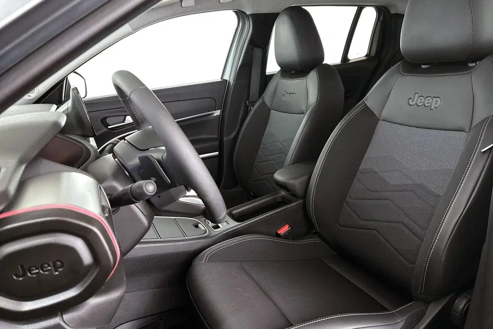 Jeep Avenger 1.2 e-Hybrid Summit Camera Keyless JBL App uit 2025, foto 6