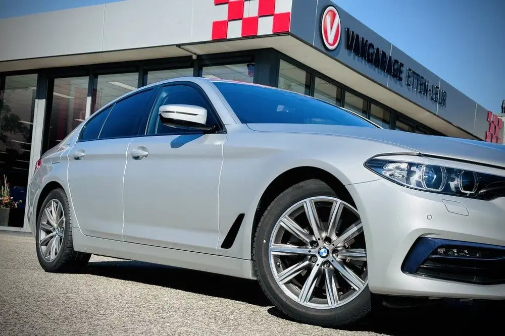 BMW 5-serie 5 Serie 520i High Executive Sport Line uit 2019, foto 3