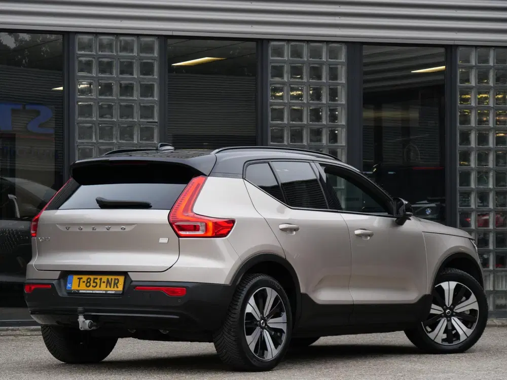 Volvo XC40 70kWh PLUS uit 2023, foto 2