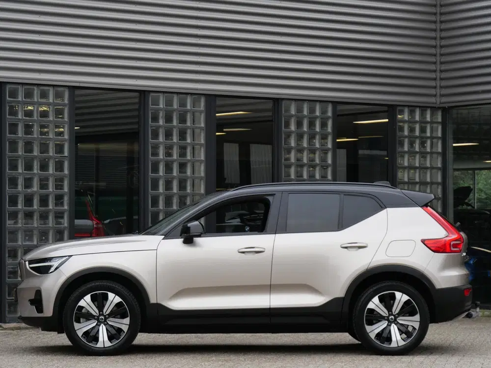 Volvo XC40 70kWh PLUS uit 2023, foto 3