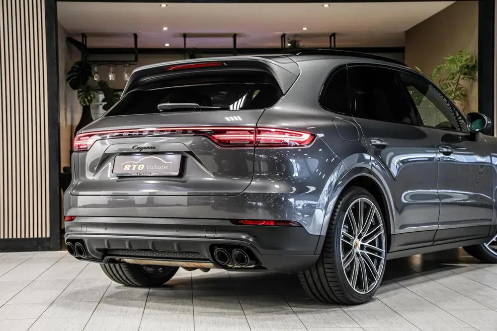 Porsche Cayenne 3.0 E-Hybrid uit 2020, foto 12