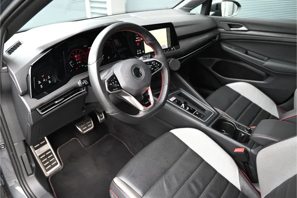 Volkswagen Golf 2.0 TSI GTI CLUBSPORT 300 PK uit 2021, foto 10