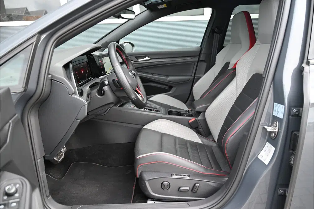 Volkswagen Golf 2.0 TSI GTI CLUBSPORT 300 PK uit 2021, foto 3